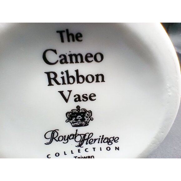 Cameo Ribbon Vase Royal Heritage Hand-Painted Floral Design Bow 6 Inch Vintage - Picture 14 of 16